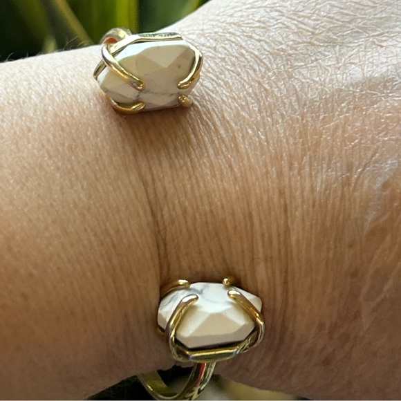 ANN TAYLOR Howlite Skinny Cuff Endcap Cuff Bracelet - Picture 4 of 6